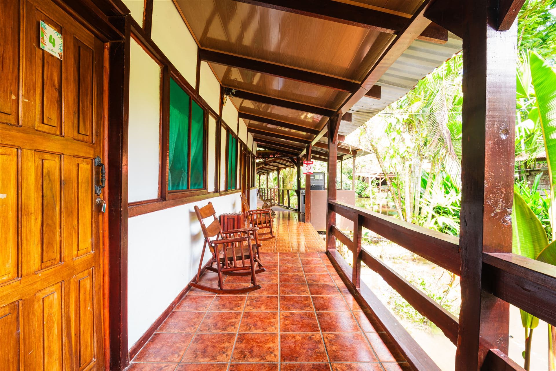 HABITACIÓN RÚSTICA 2