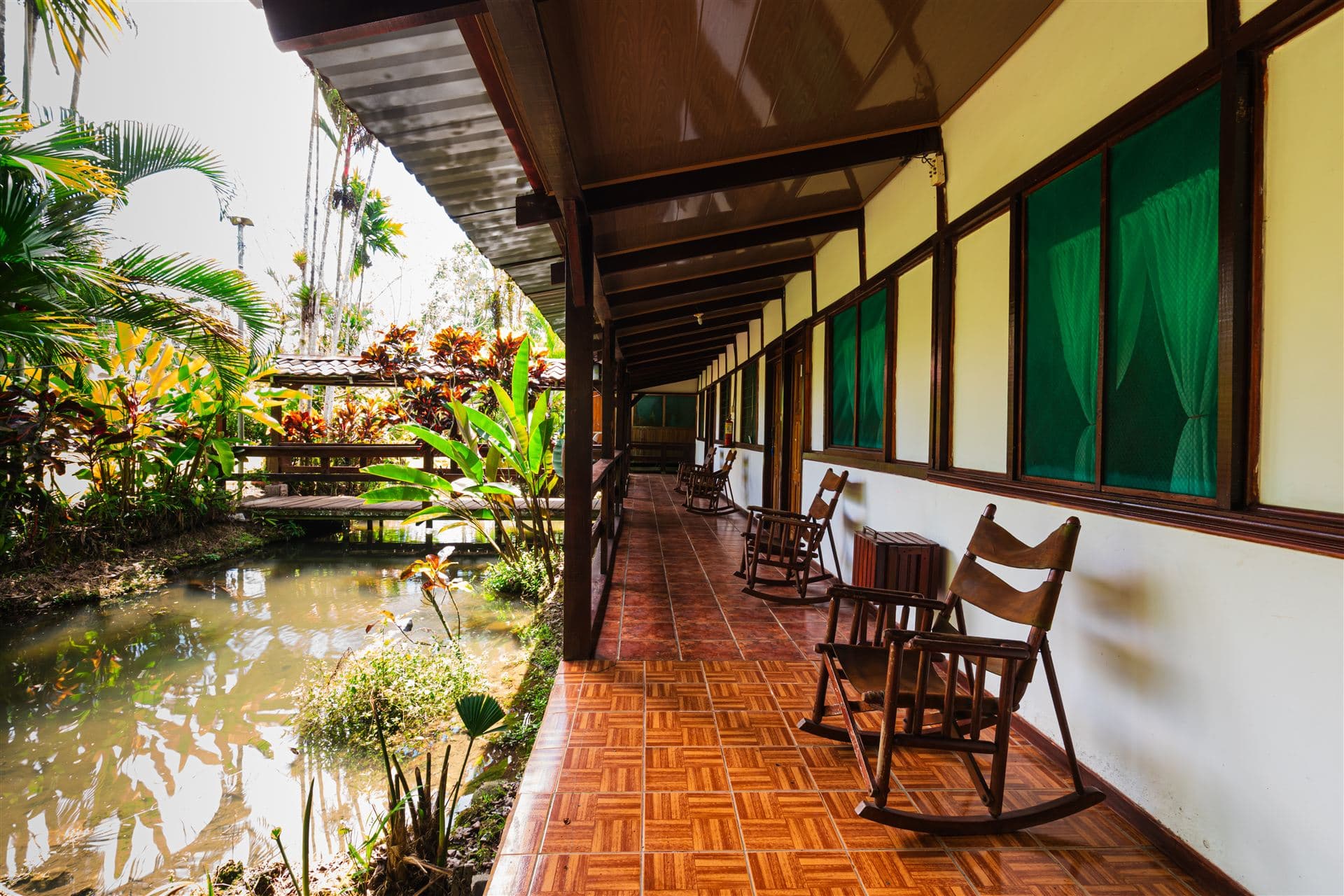 HABITACIÓN RÚSTICA 4