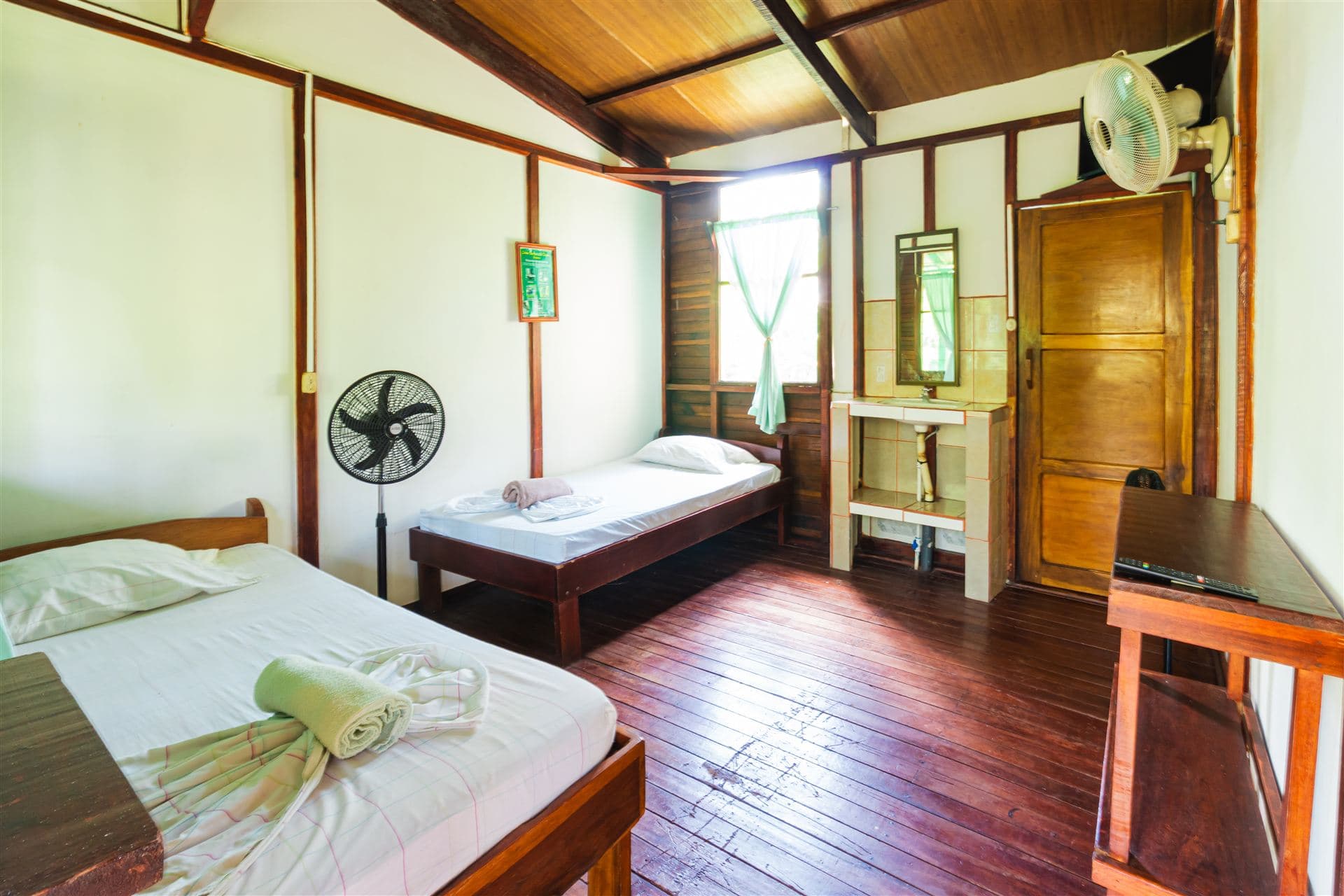 HABITACIÓN SOBRE EL LAGO